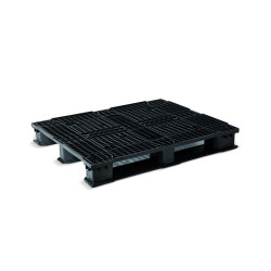 Pallet with flush edge