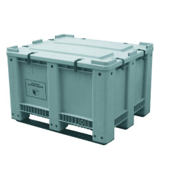 Container with lid collection of used batteries